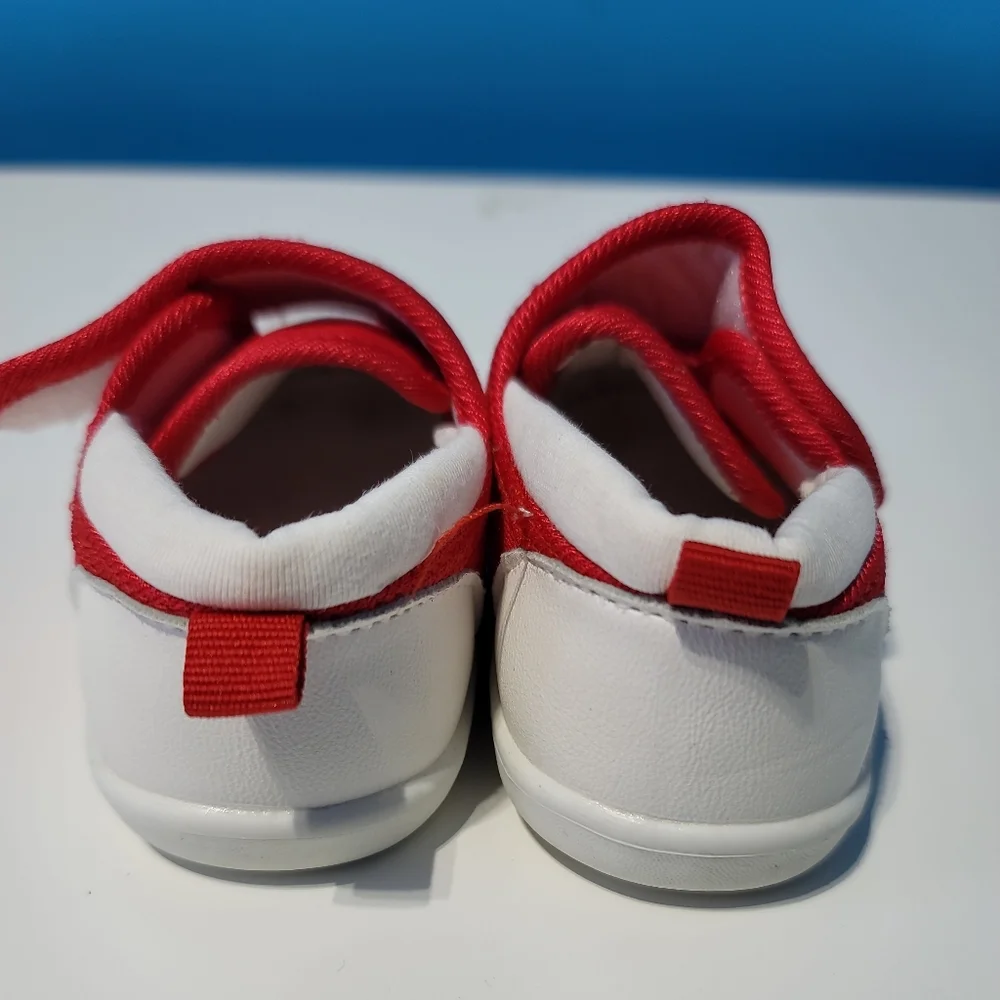 Xiaoliubao Baby Boy Red White Soft Shoes Rubber Soles Size 17 5 US